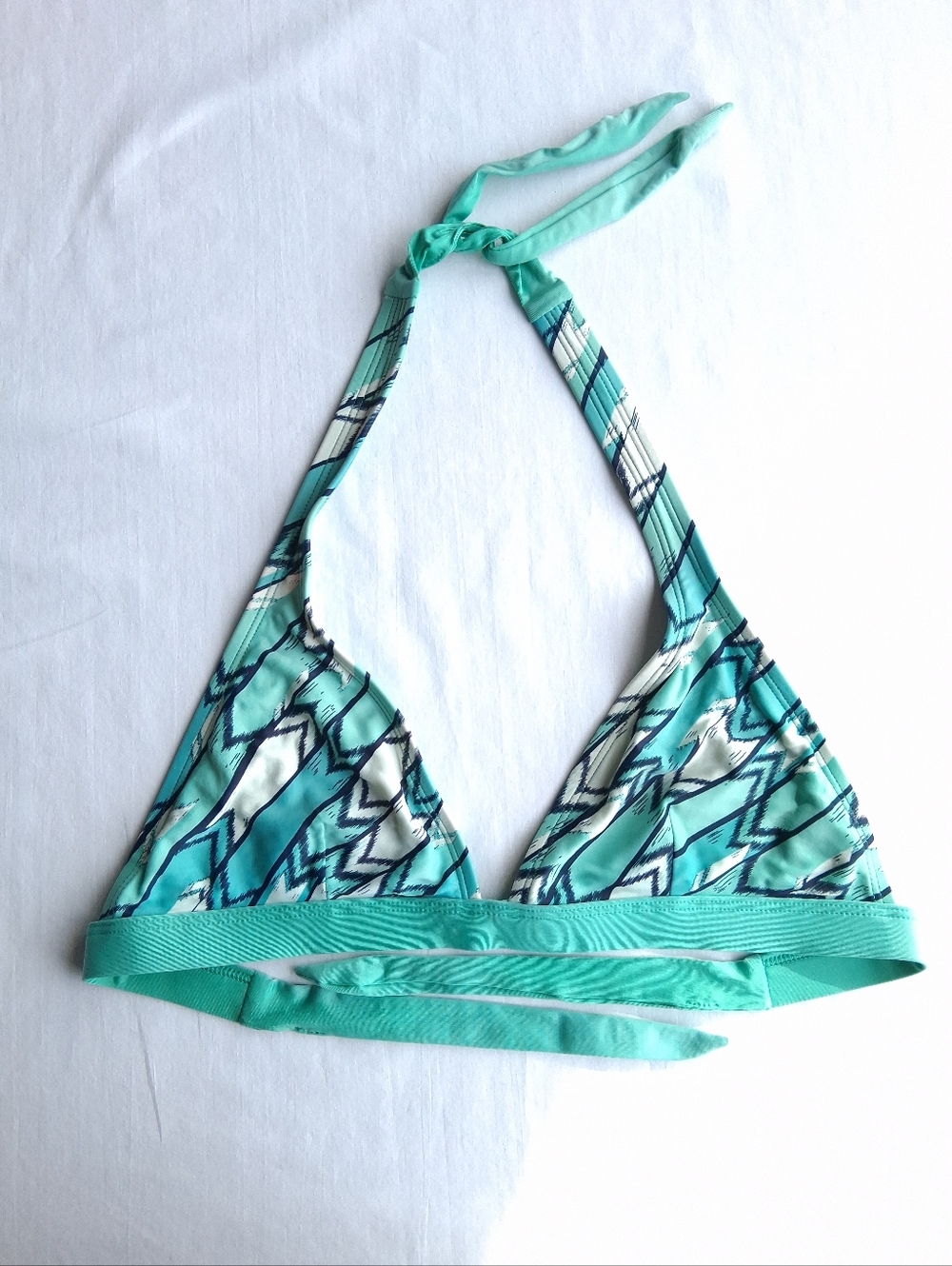 Patagonia bikini top Halter tie straps Green Geometric Print women’s size Large